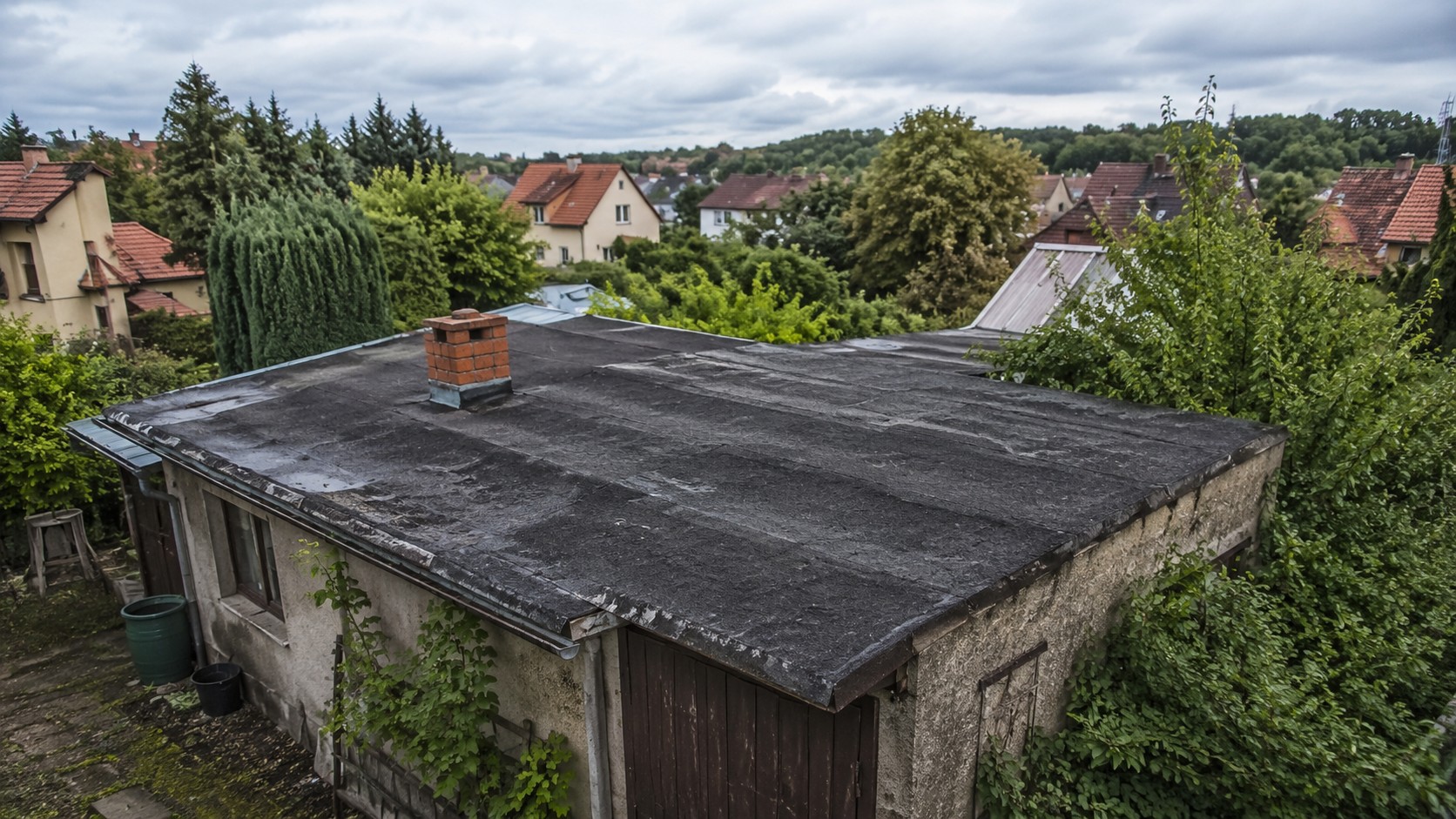 Jak uszczelnić stary dach z papy bez kosztownej wymiany