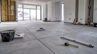 Dylatacja posadzki cena 2026: ile kosztuje wykonanie, nacięc