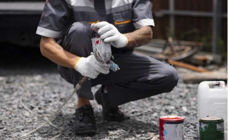 Jak zabezpieczyć cokół i elewację przed wilgocią